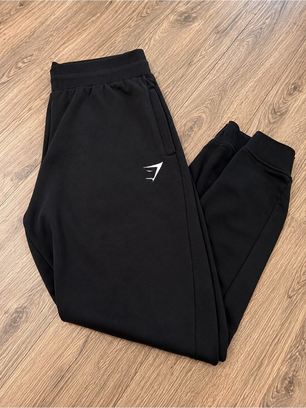 Gymshark Men’s Black Joggers Medium Athletic Tapered Sweatpants